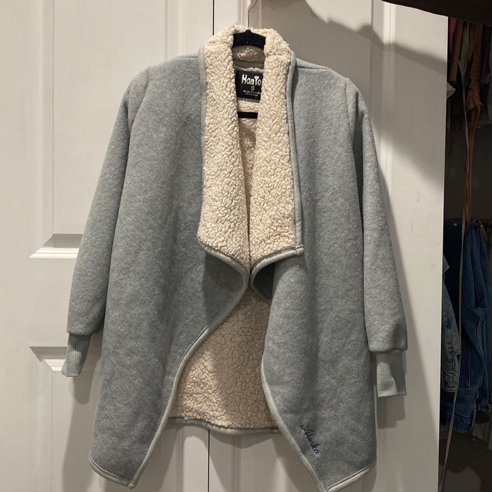 women’s size small Sherpa lined jacket from Alaskan boutique